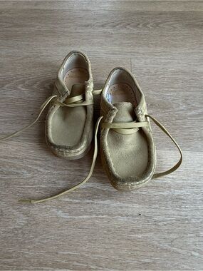 Clarks Kids Moccasin Style Suede Shoes in Tan